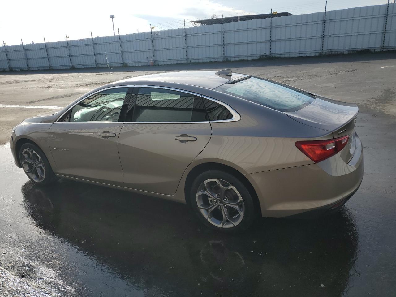 2023 Chevrolet Malibu - Image 2
