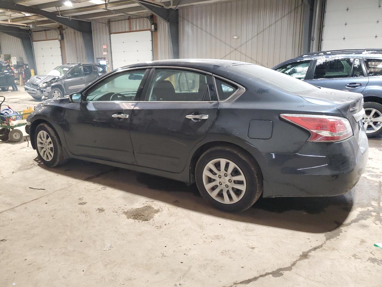 2015 Nissan Altima - Image 2