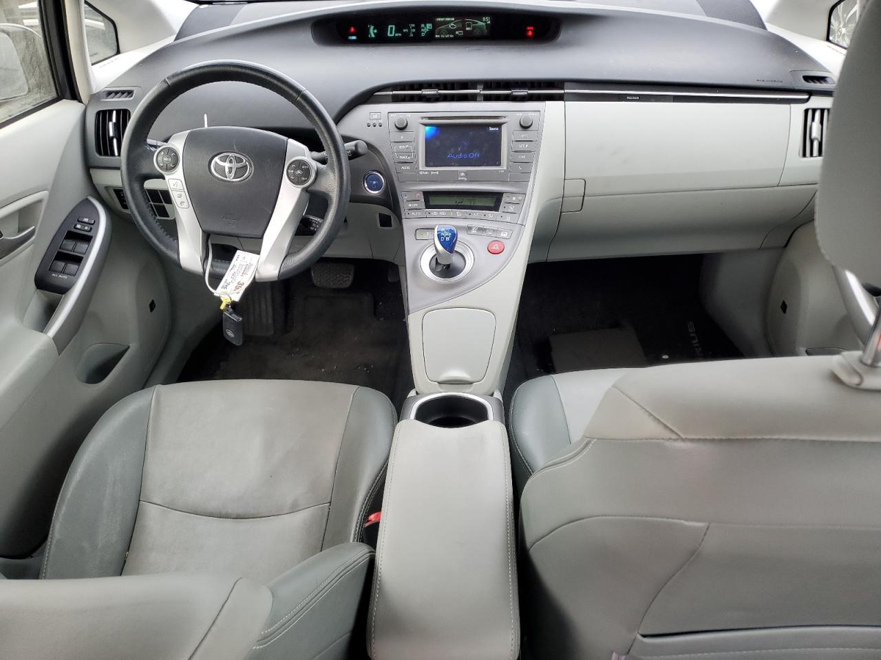 2013 Toyota Prius - Image 8