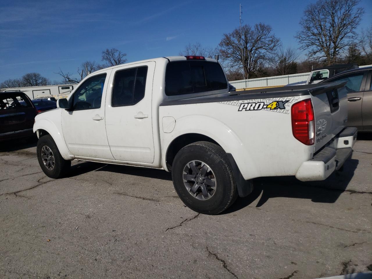 2015 Nissan Navara (Frontier) - Image 2