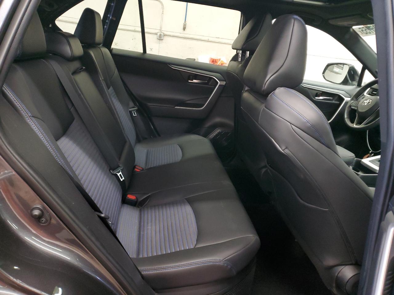 2021 Toyota RAV 4 - Image 11
