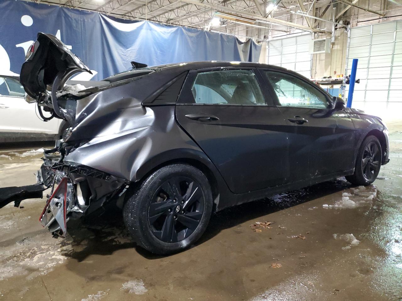 2023 Hyundai Elantra - Image 3