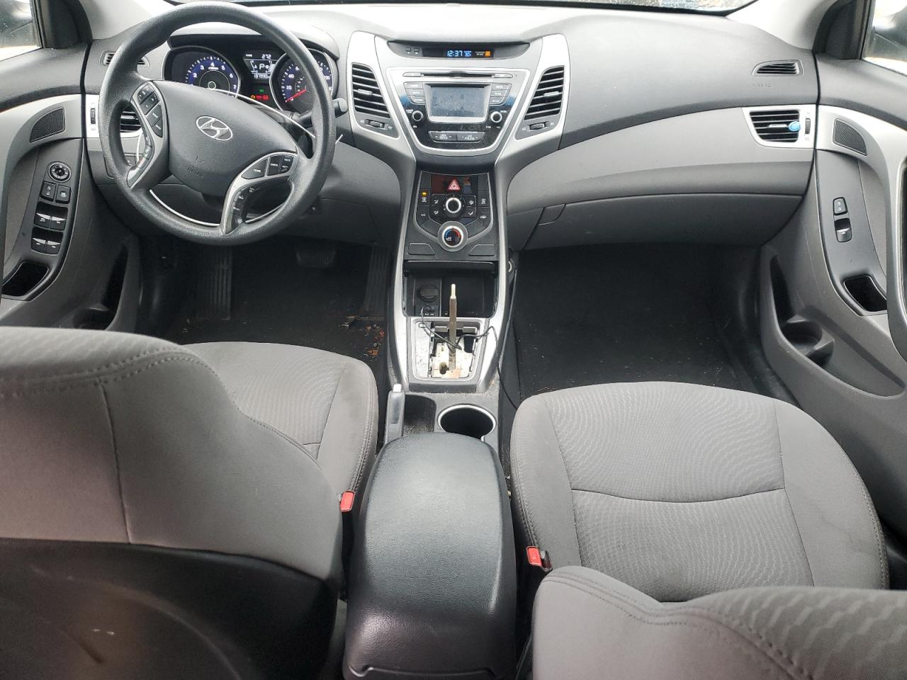2015 Hyundai Elantra - Image 8