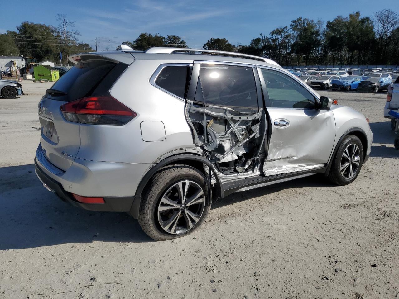 2019 Nissan Rogue - Image 3