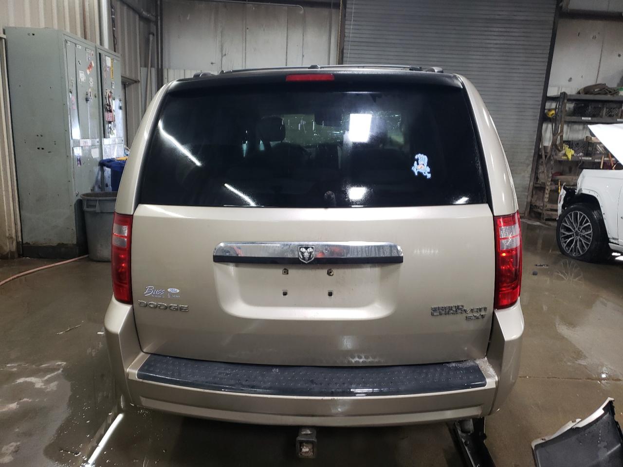 2009 Dodge Caravan - Image 6