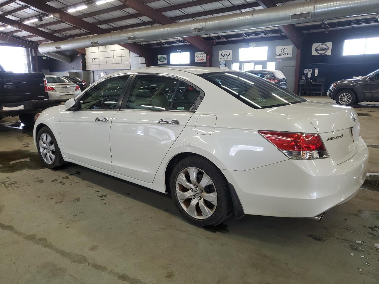 2009 Honda Accord - Image 2
