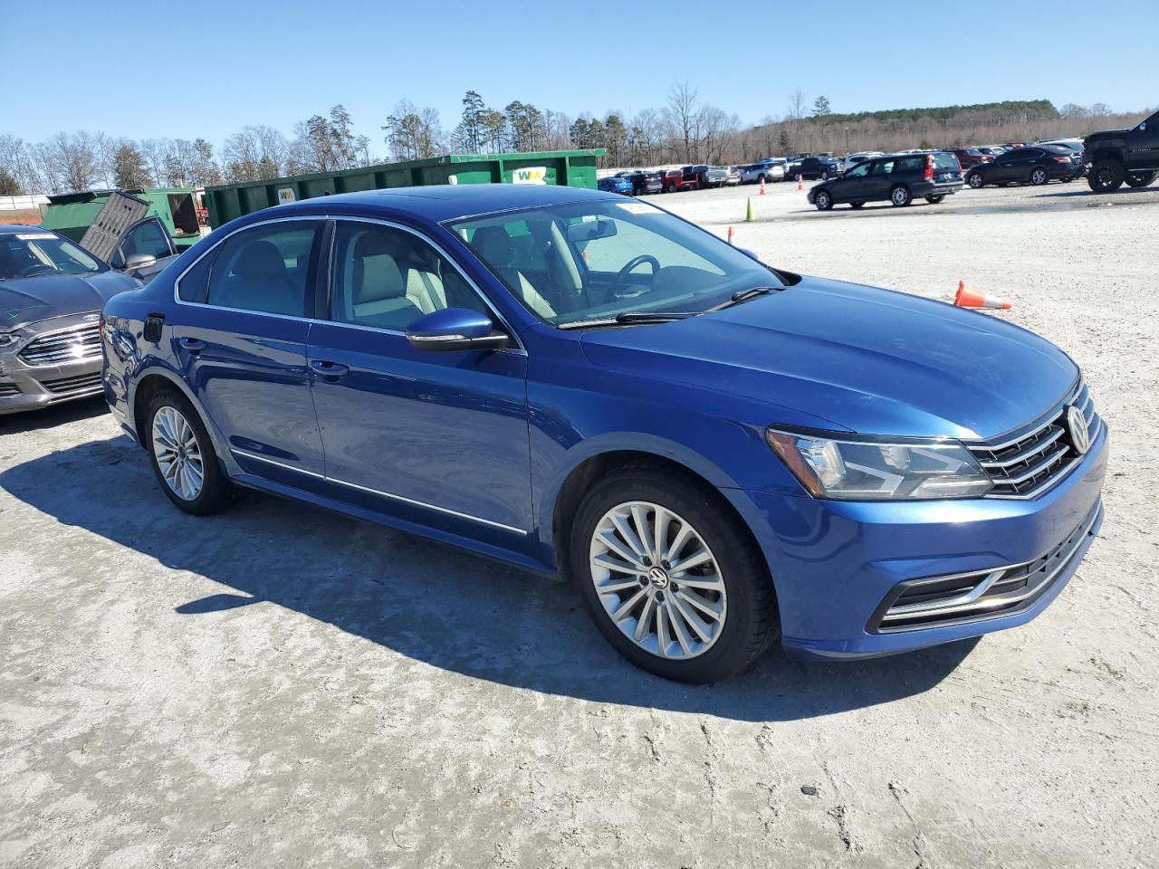 2016 Volkswagen Passat - Image 4
