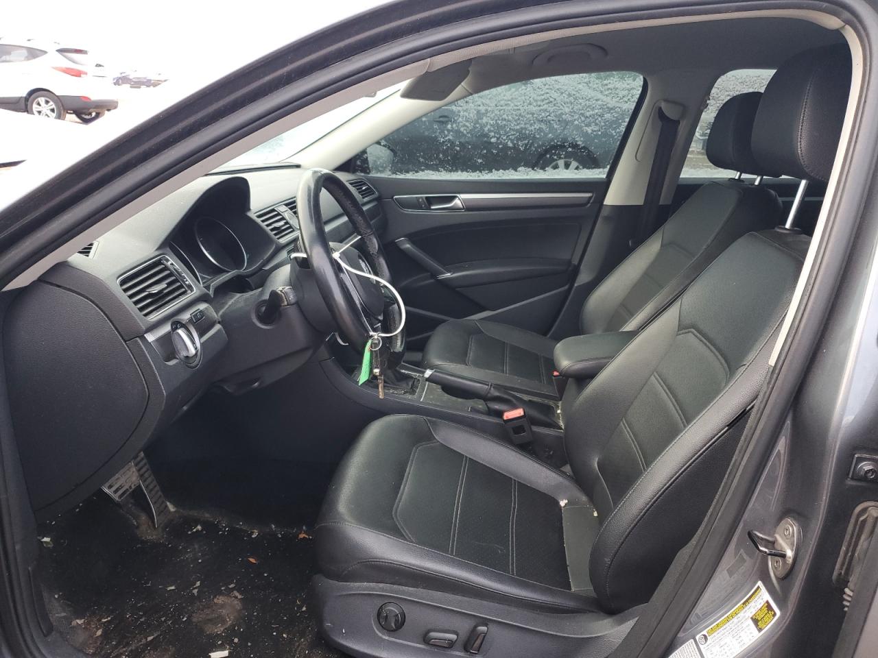 2017 Volkswagen Passat - Image 7