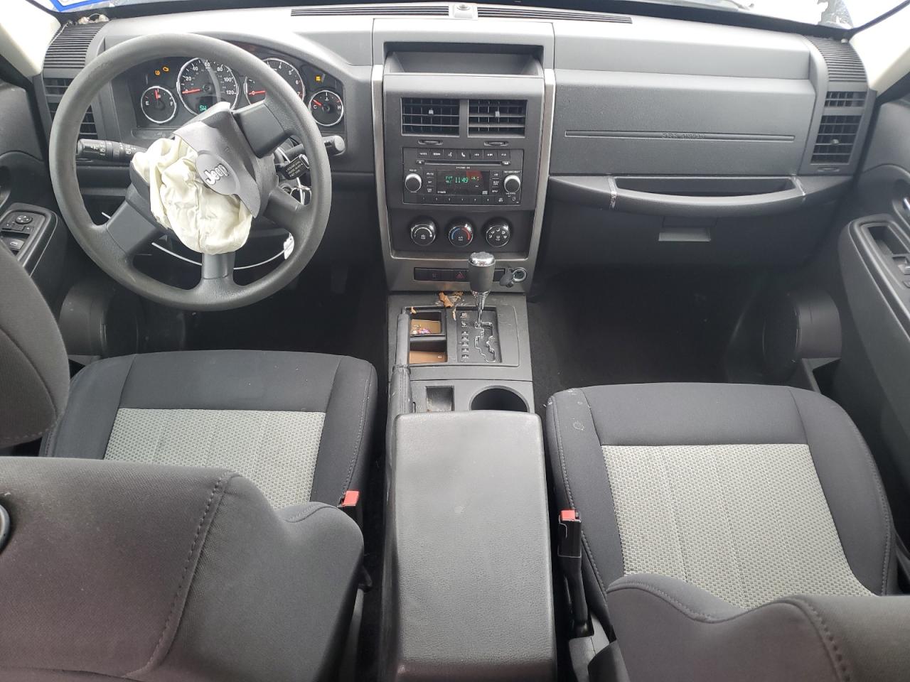 2010 Jeep Liberty (North America) - Image 8