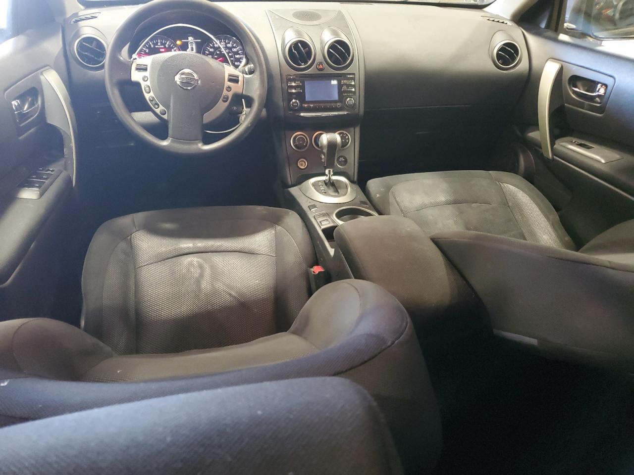 2015 Nissan Rogue - Image 8