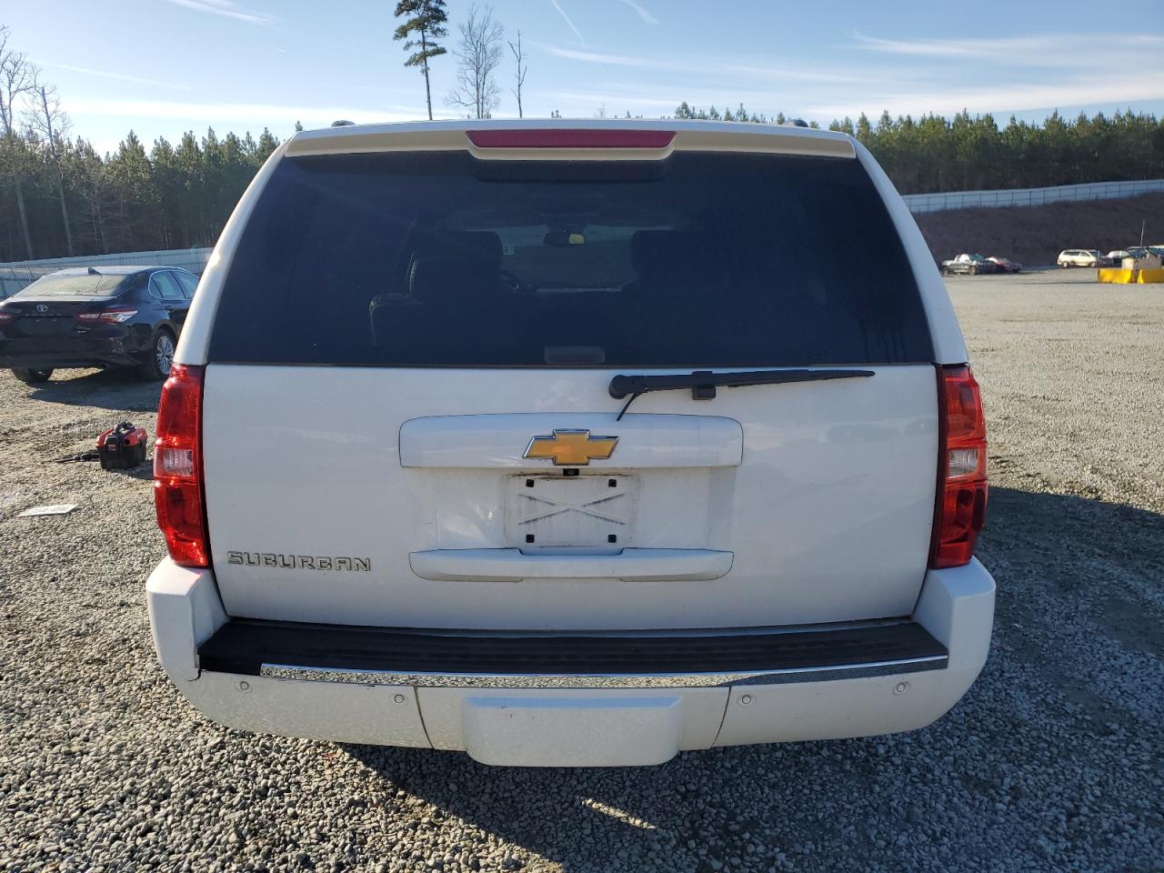 2013 Chevrolet Suburban - Image 6