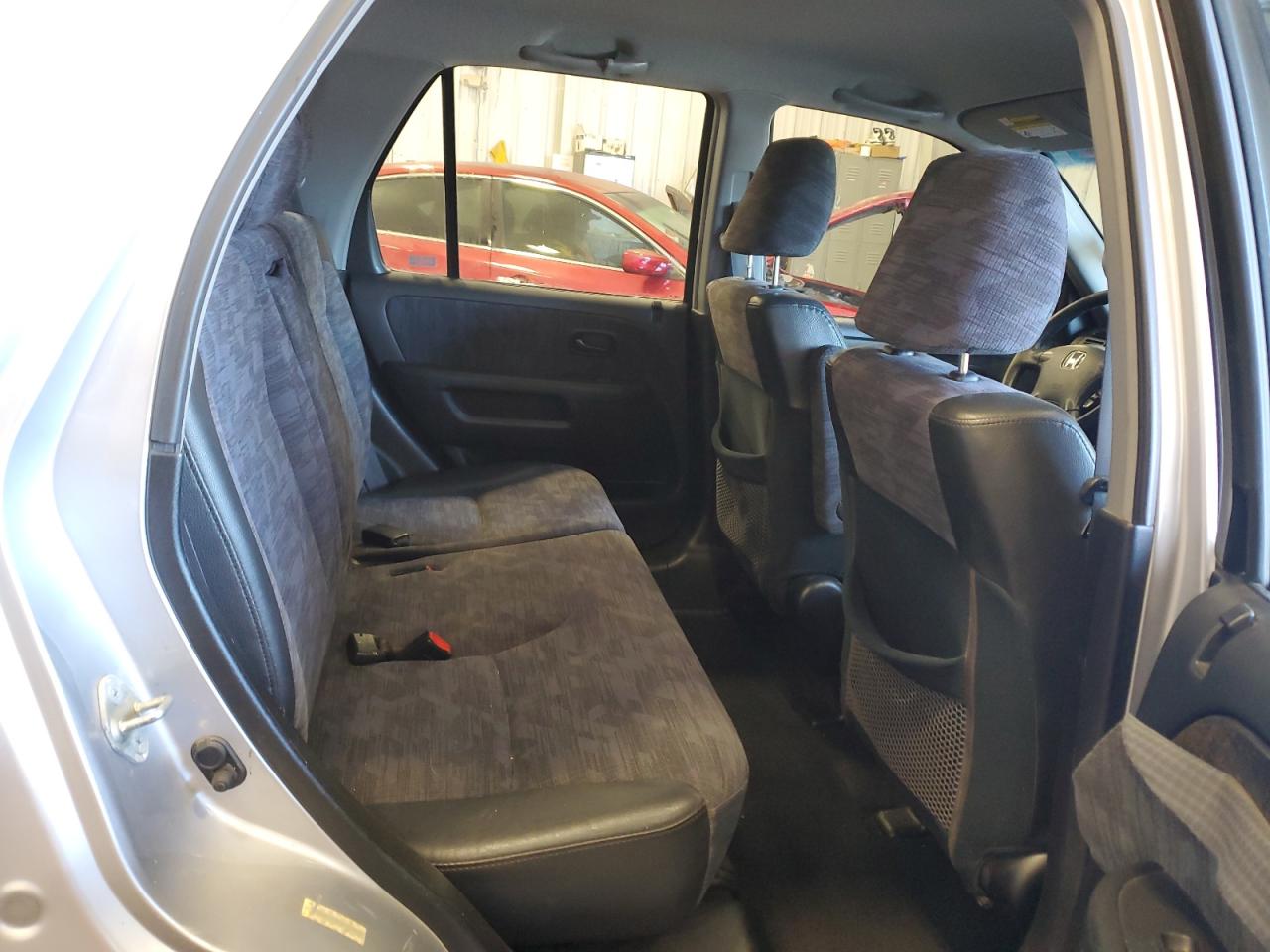 2004 Honda CR-V - Image 11