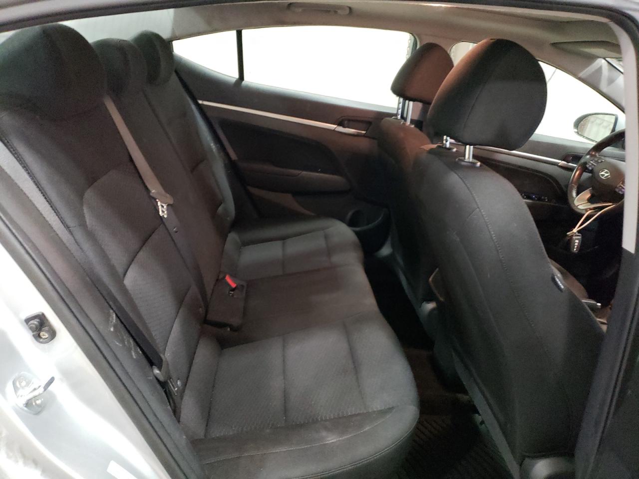 2020 Hyundai Elantra - Image 10