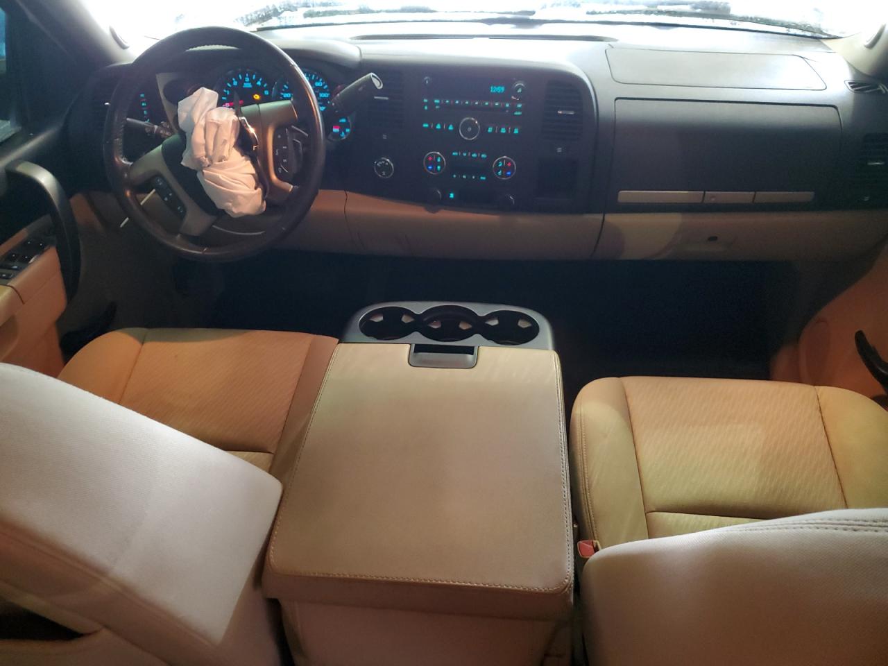 2011 Chevrolet Silverado - Image 8