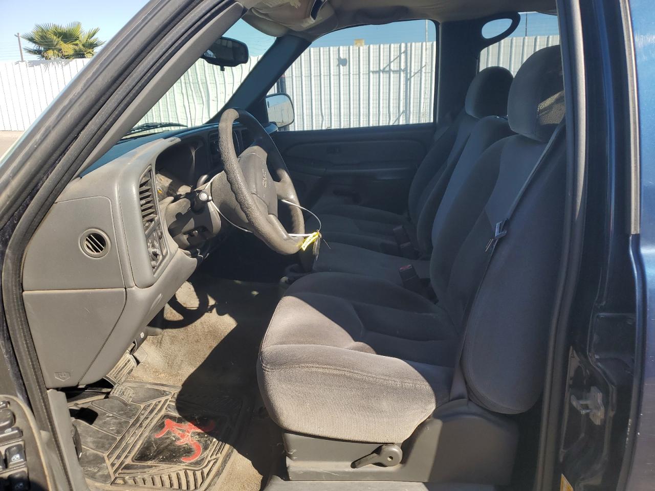 2006 GMC Sierra - Image 7