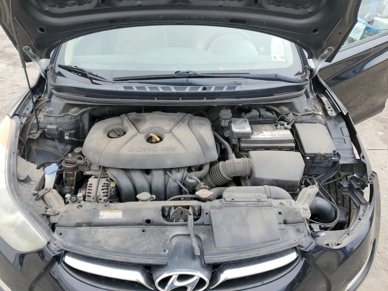 2012 Hyundai Elantra - Image 11