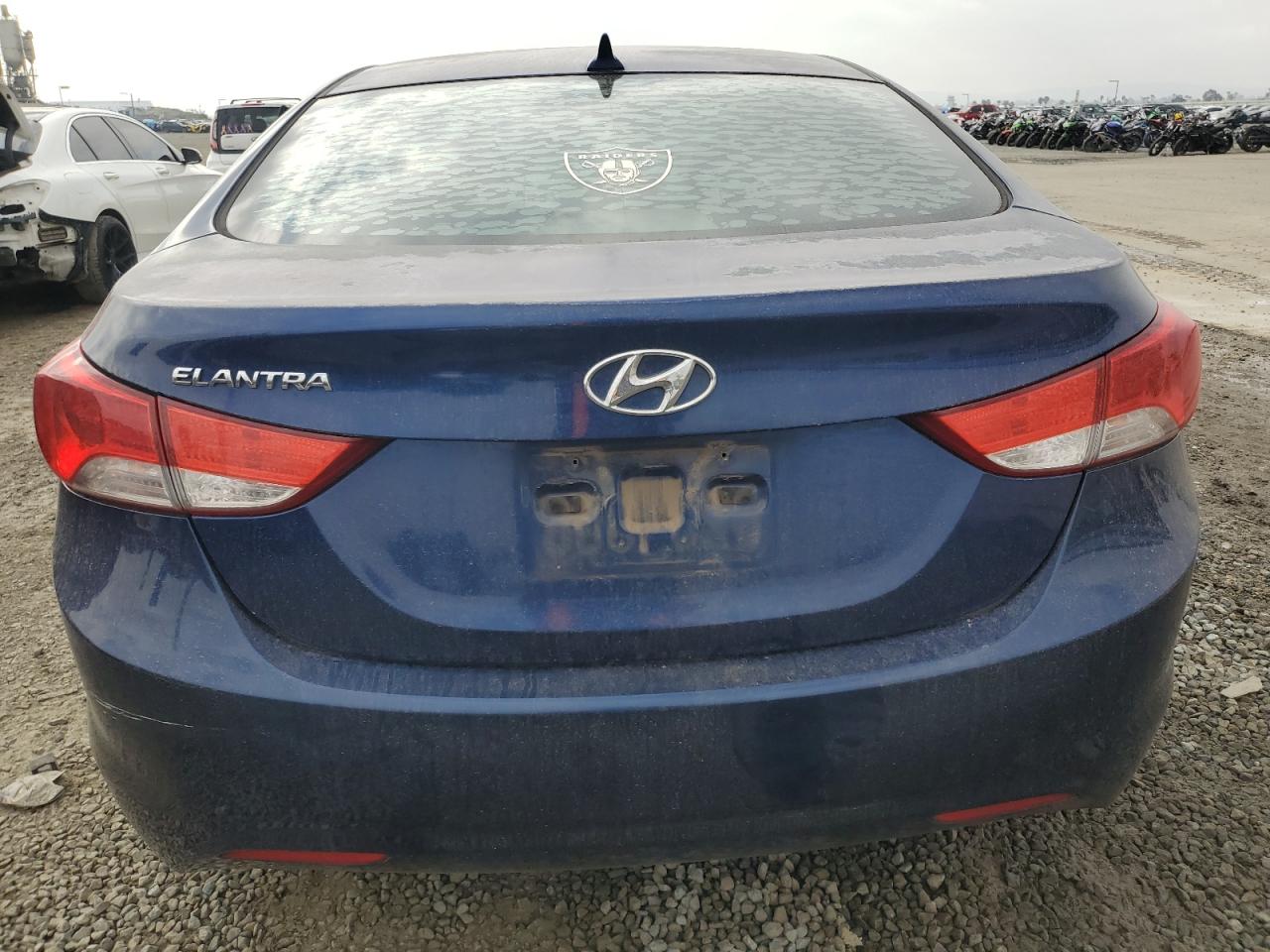 2013 Hyundai Elantra - Image 6