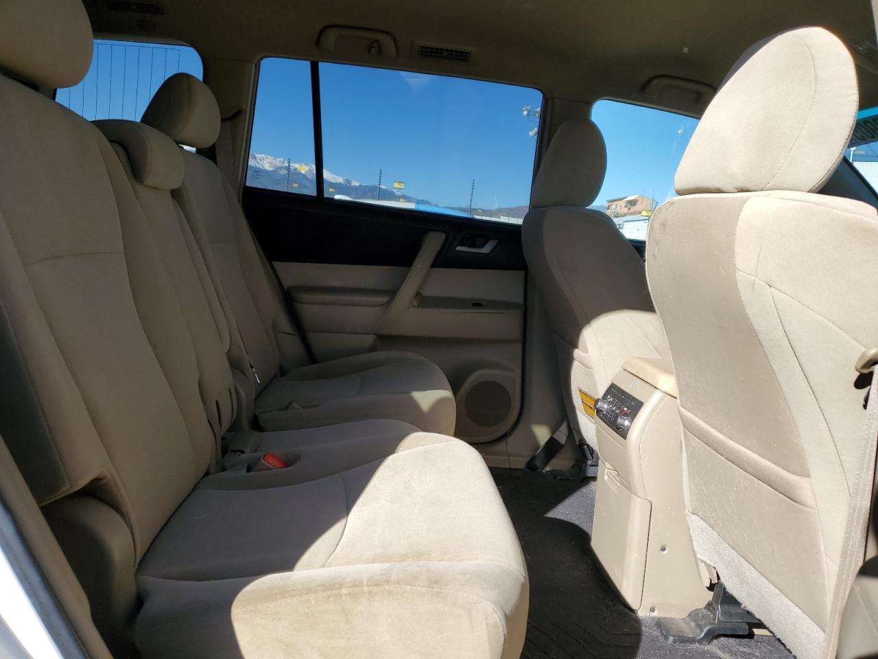 2011 Toyota Highlander - Image 12