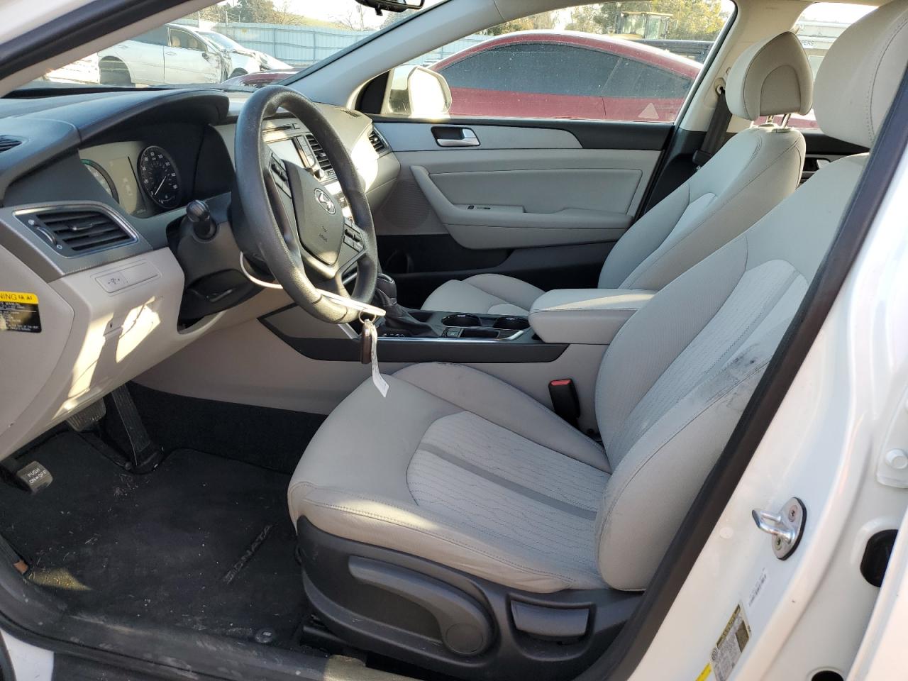 2016 Hyundai Sonata - Image 7