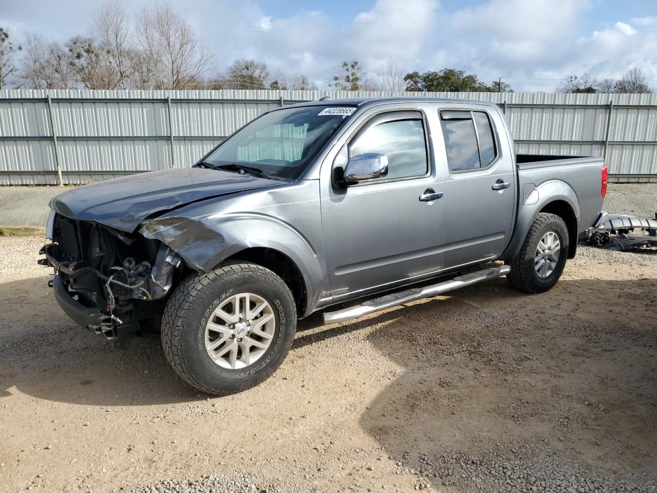 2017 Nissan Navara (Frontier) - Image 1