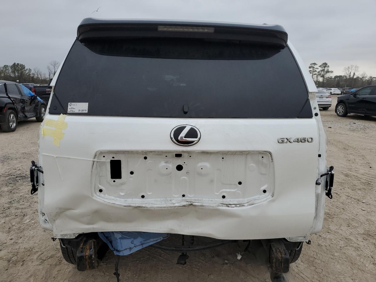 2023 Lexus GX - Image 6