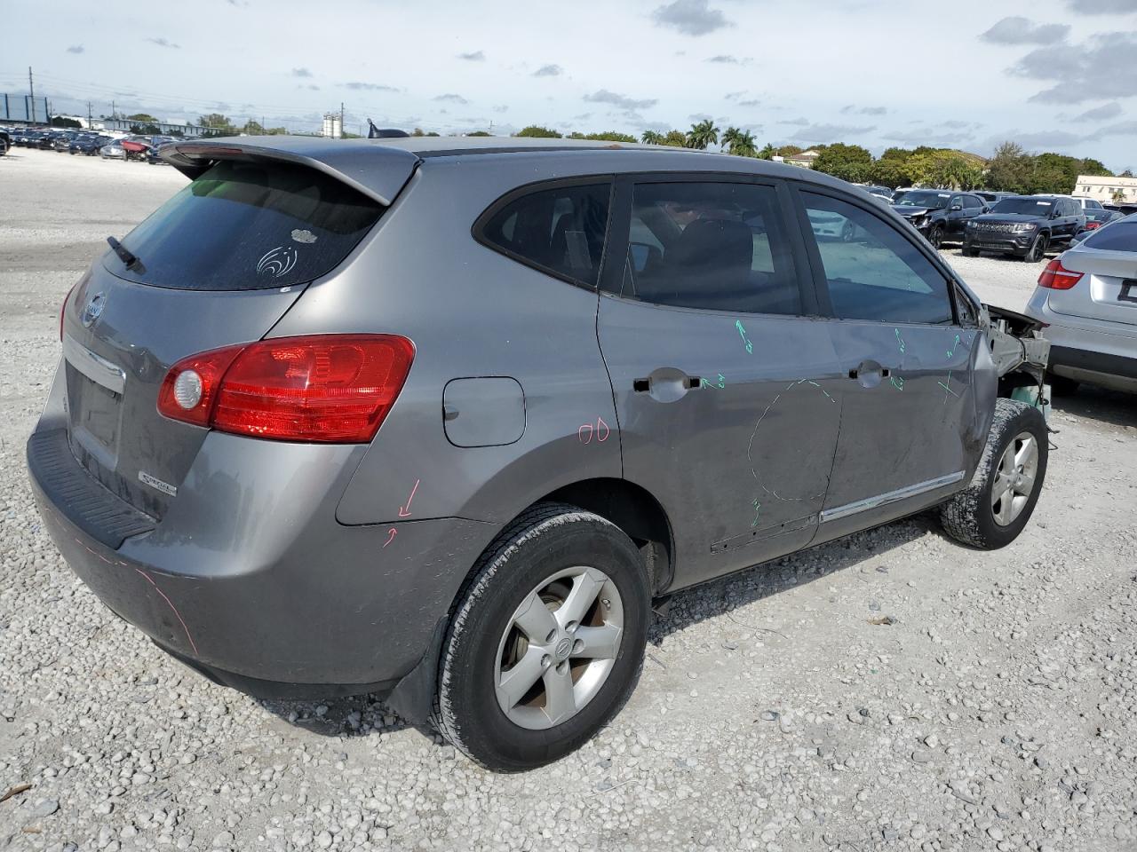 2013 Nissan Rogue - Image 3
