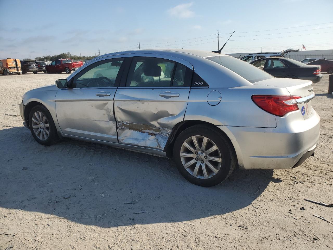 2011 Chrysler 200 - Image 2
