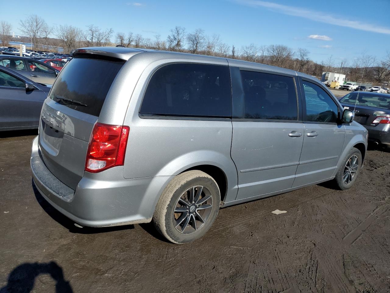 2017 Dodge Caravan - Image 3