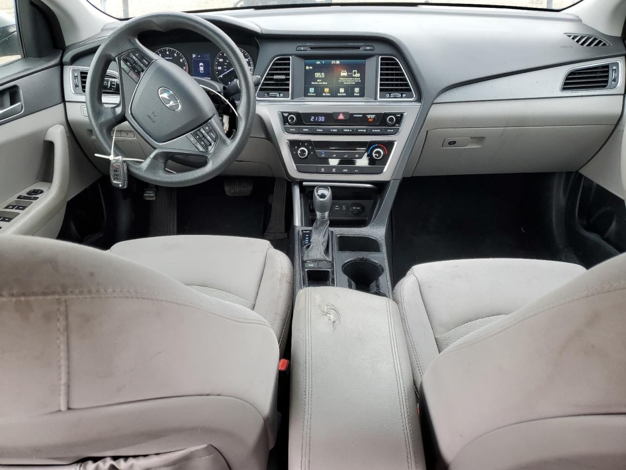2016 Hyundai Sonata - Image 8