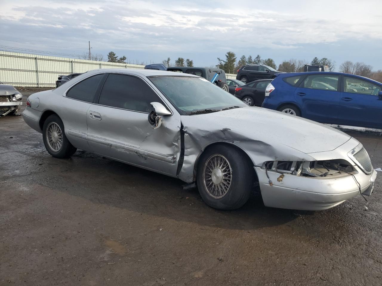 1997 Lincoln Mark VIII - Image 4