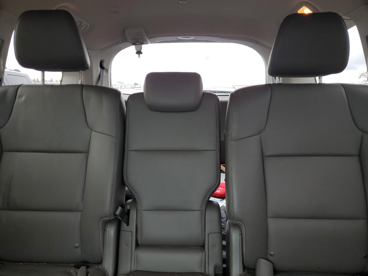 2015 Honda Odyssey - Image 10