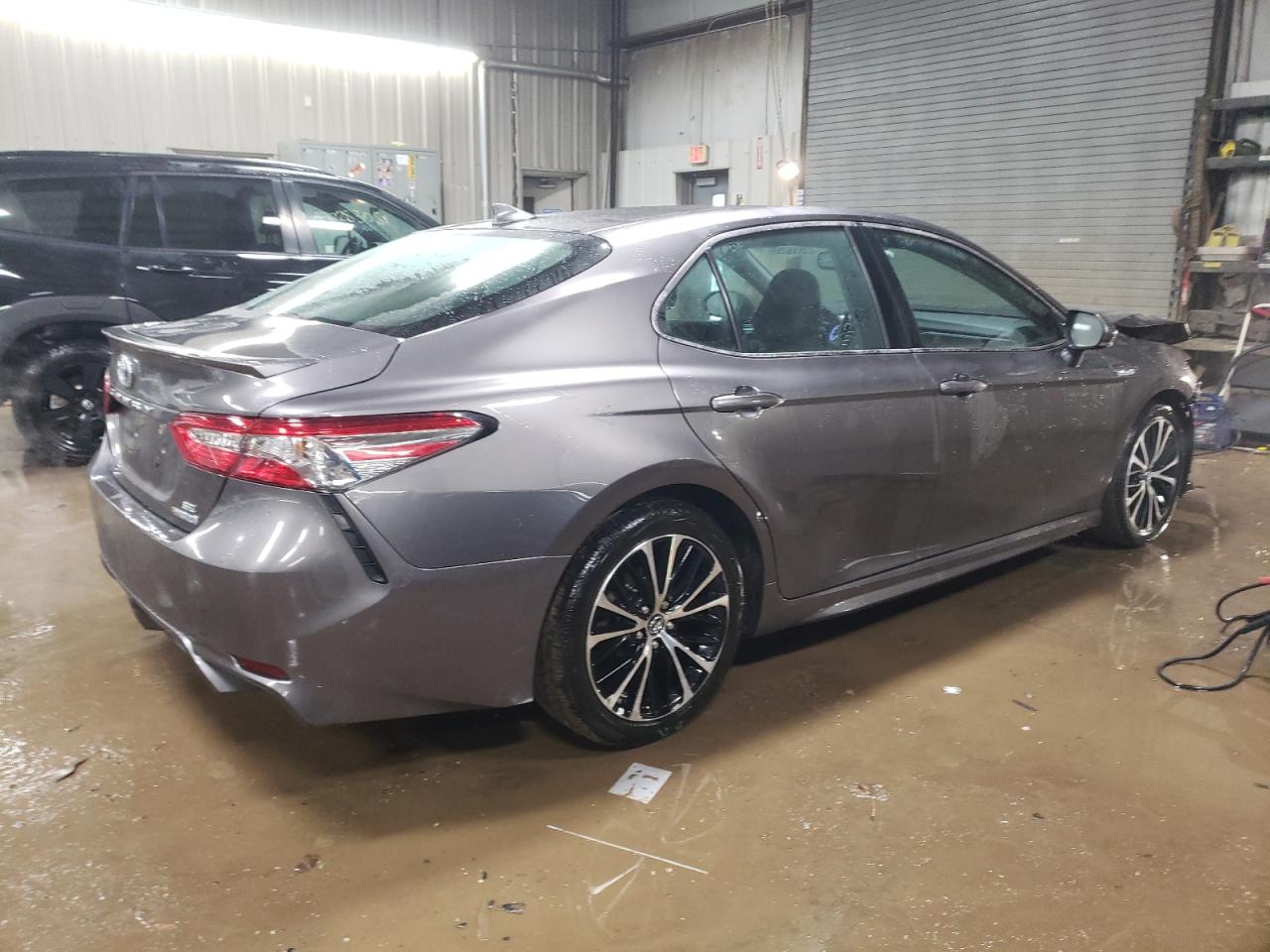 2018 Toyota Camry - Image 3