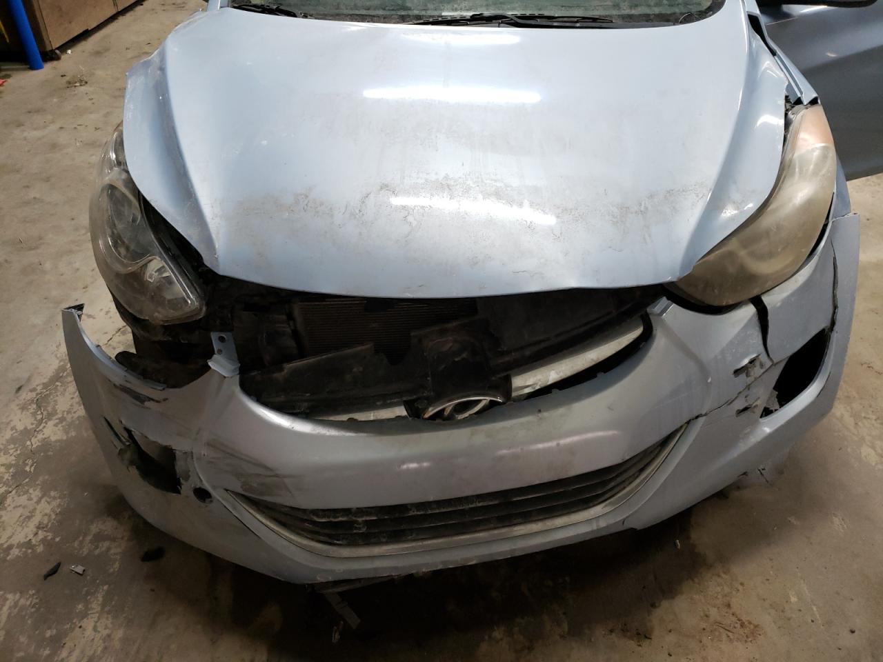 2013 Hyundai Elantra - Image 12