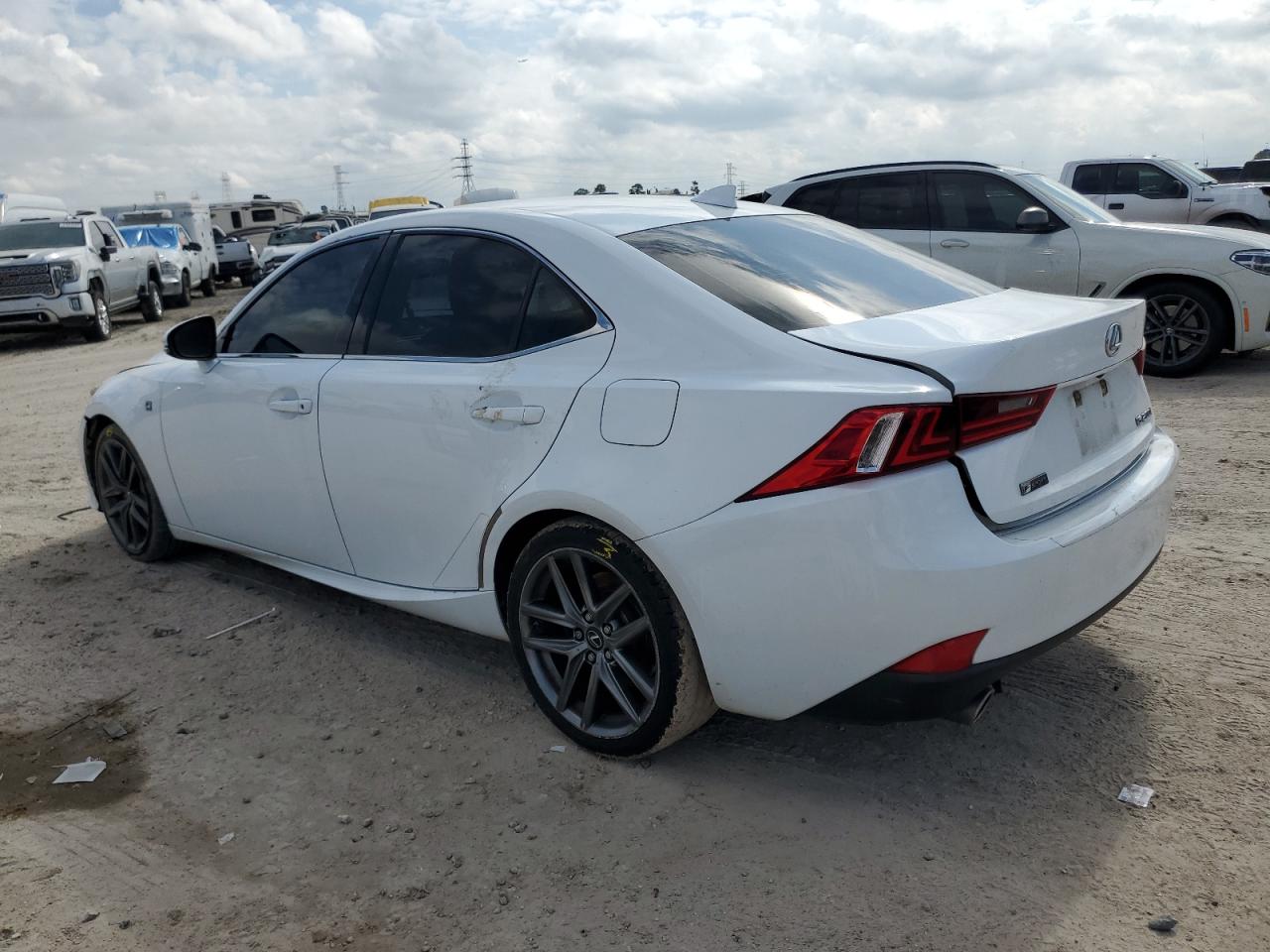2016 Lexus IS - Image 2