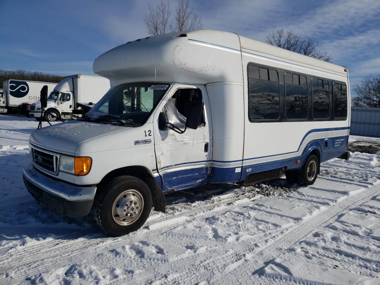 2006 Ford Econoline E450 Super Duty Cutaway Van for Sale in Avon, MN - Side