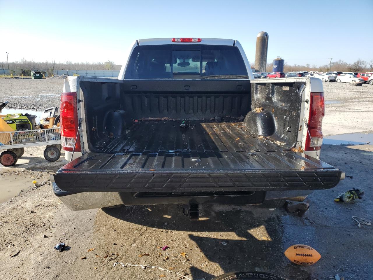 2011 GMC Sierra - Image 6