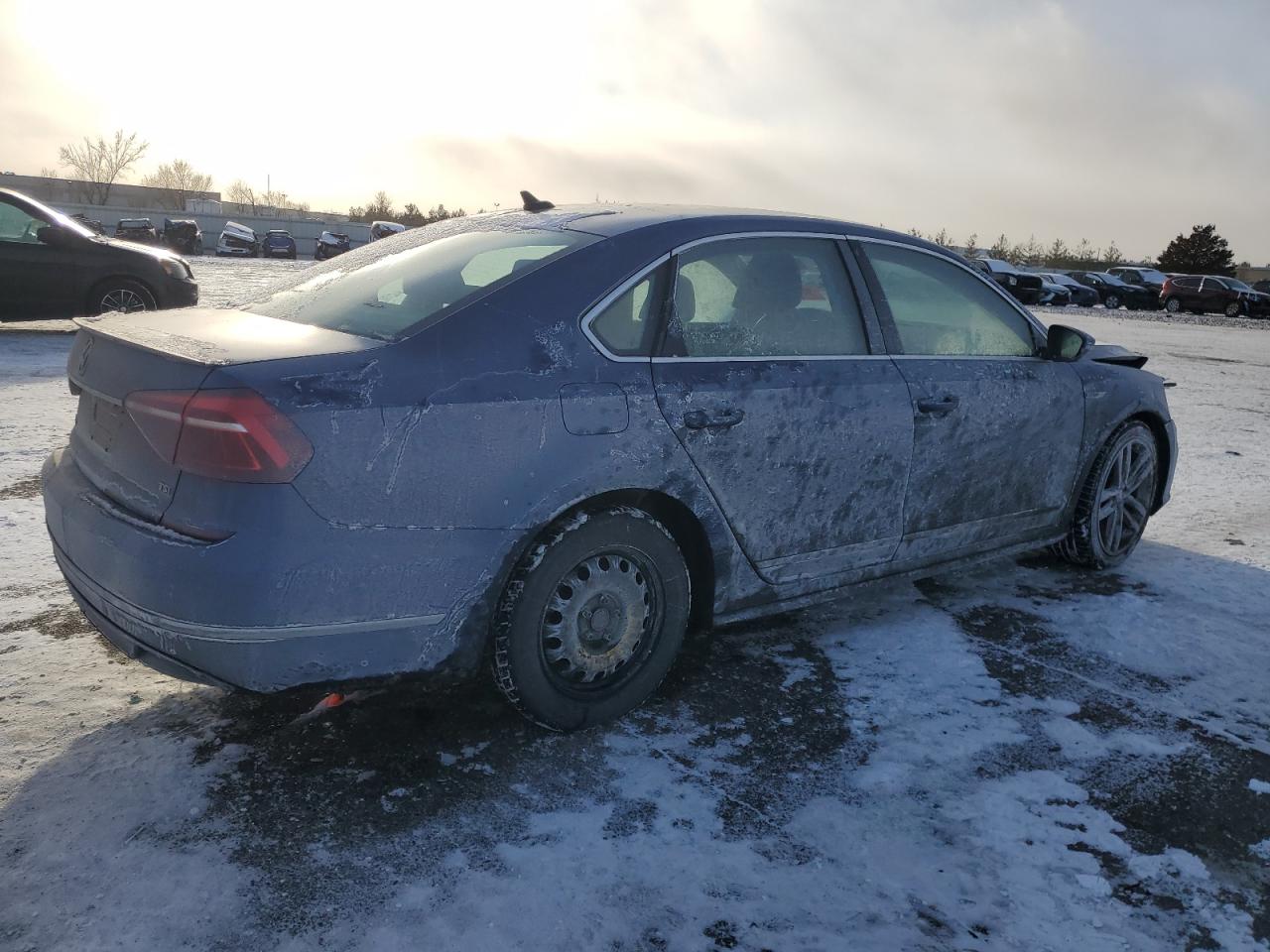 2017 Volkswagen Passat - Image 3
