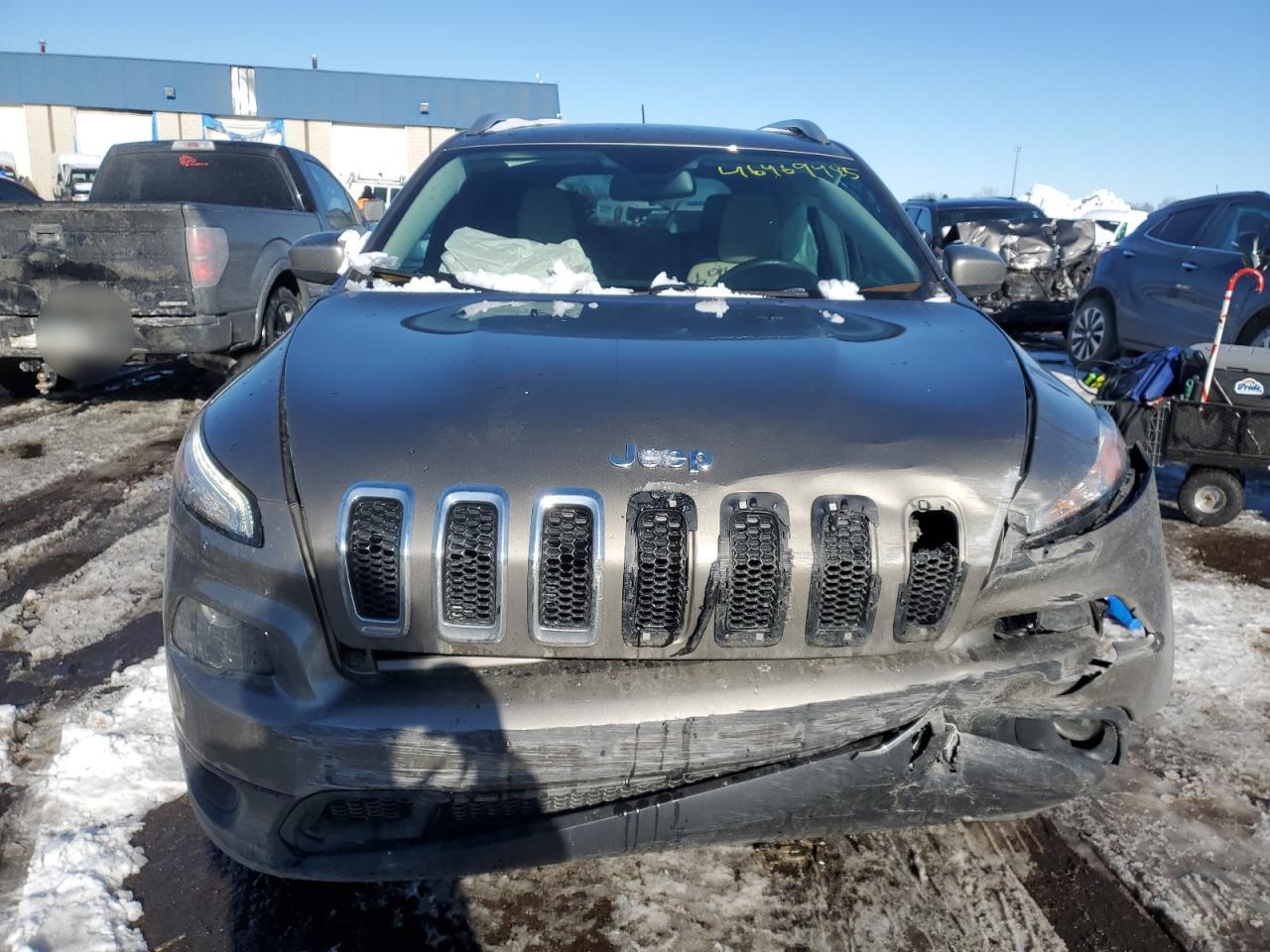2016 Jeep Grand Cherokee - Image 5