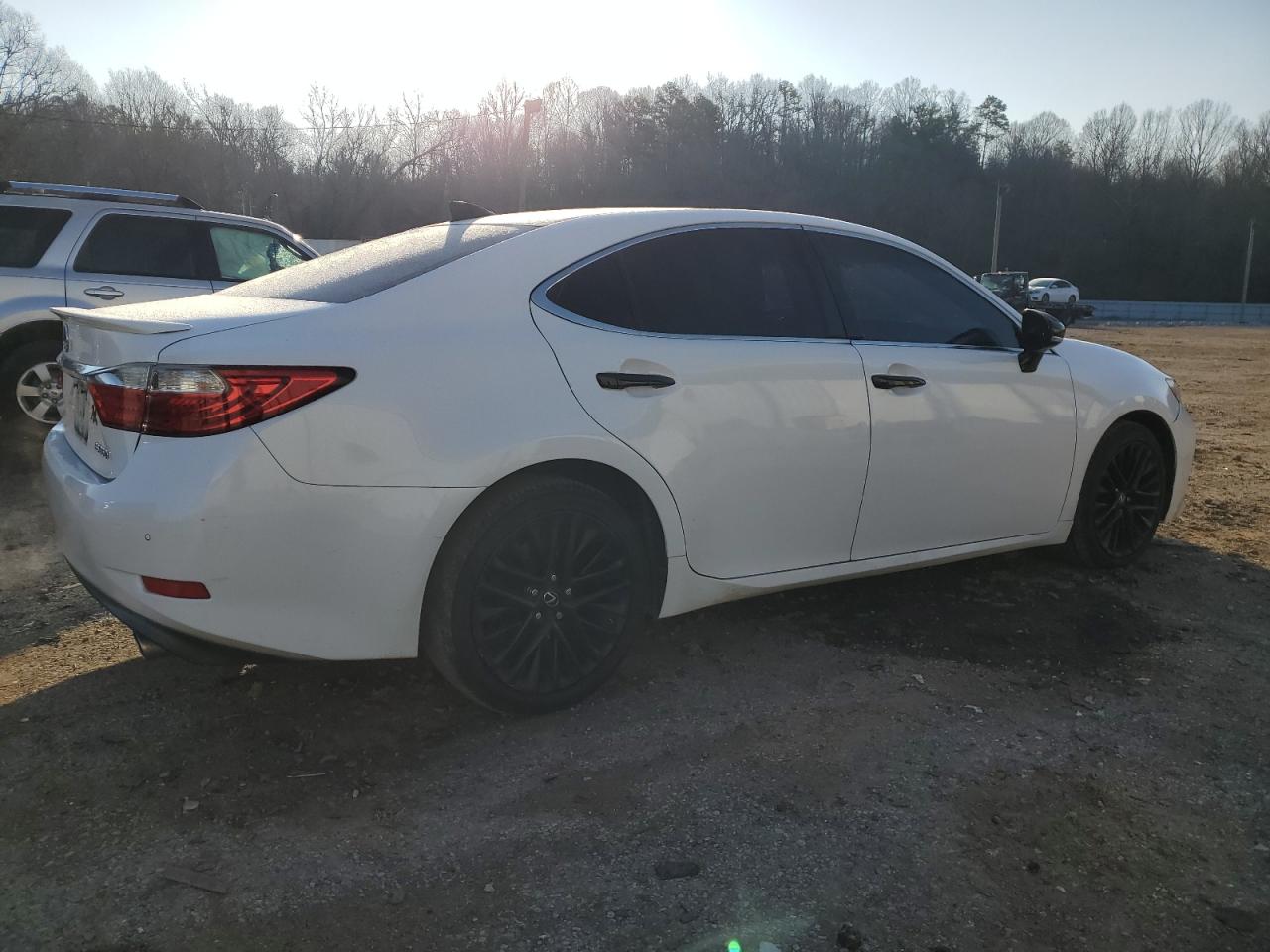 2015 Lexus ES - Image 3