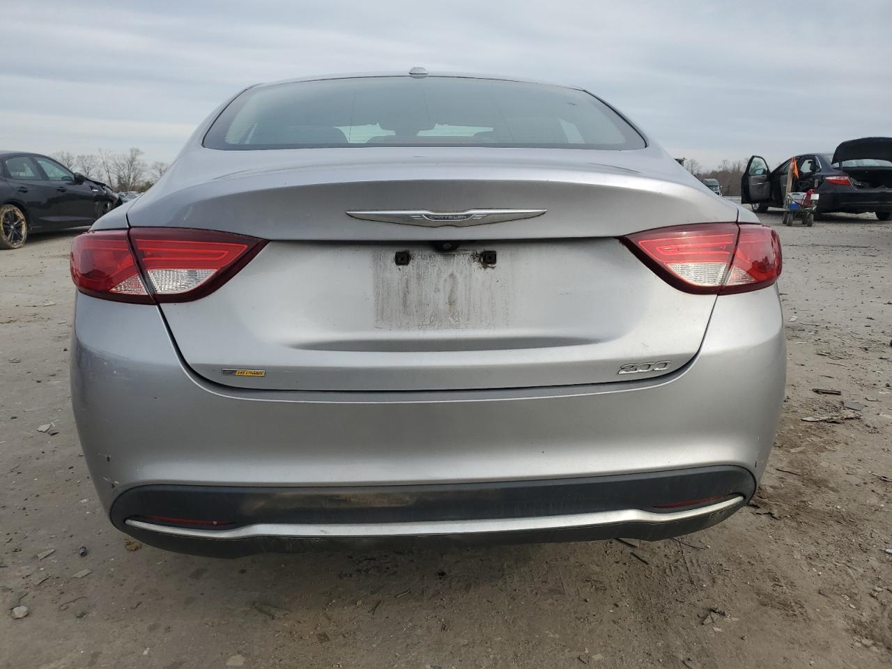 2016 Chrysler 200 - Image 6