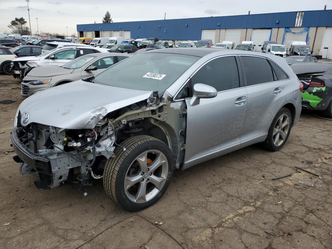 2015 Toyota Venza - Image 1