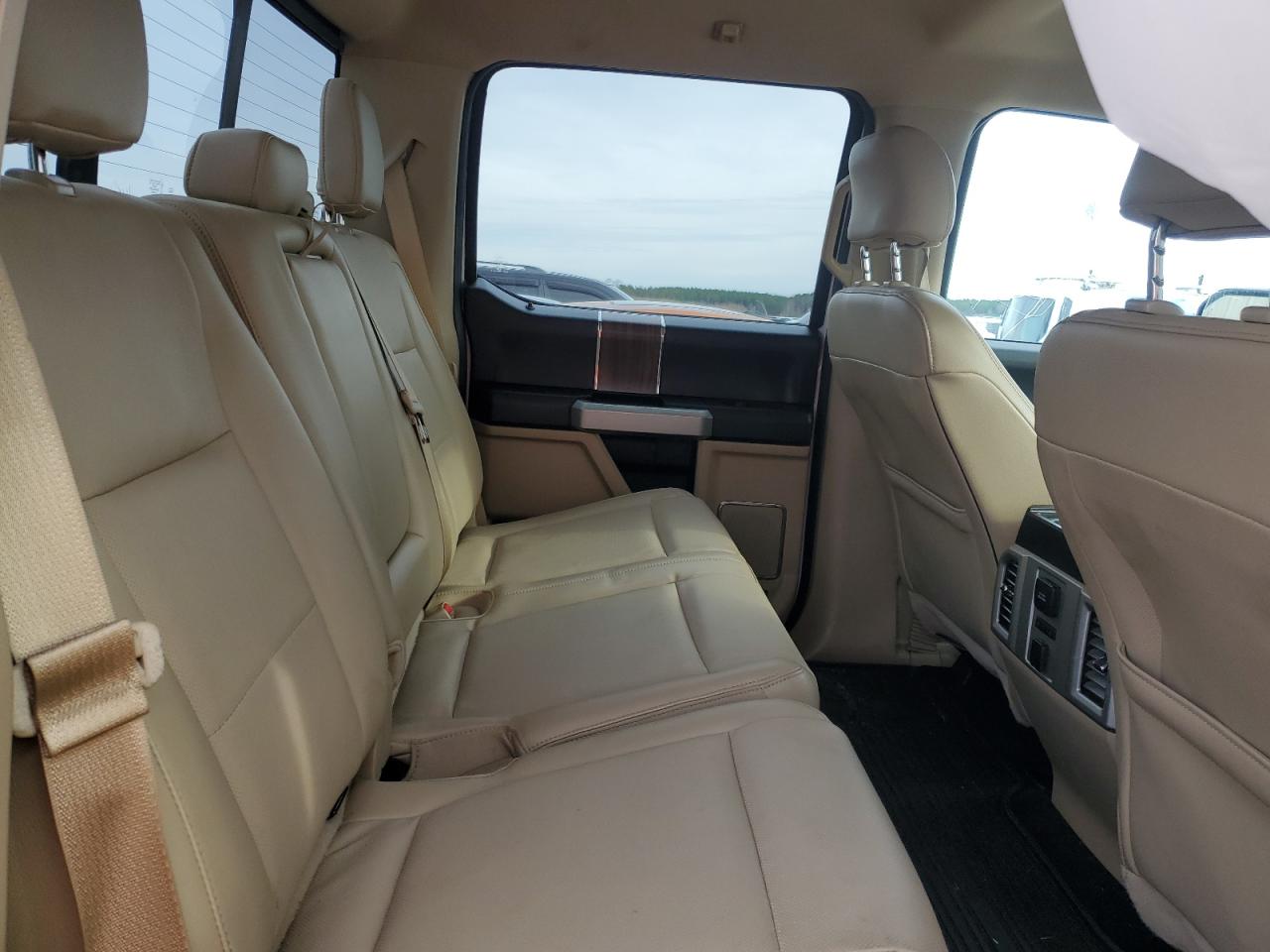 2015 Ford F-150 - Image 10