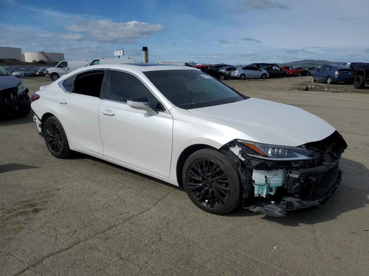 2019 Lexus ES - Image 4