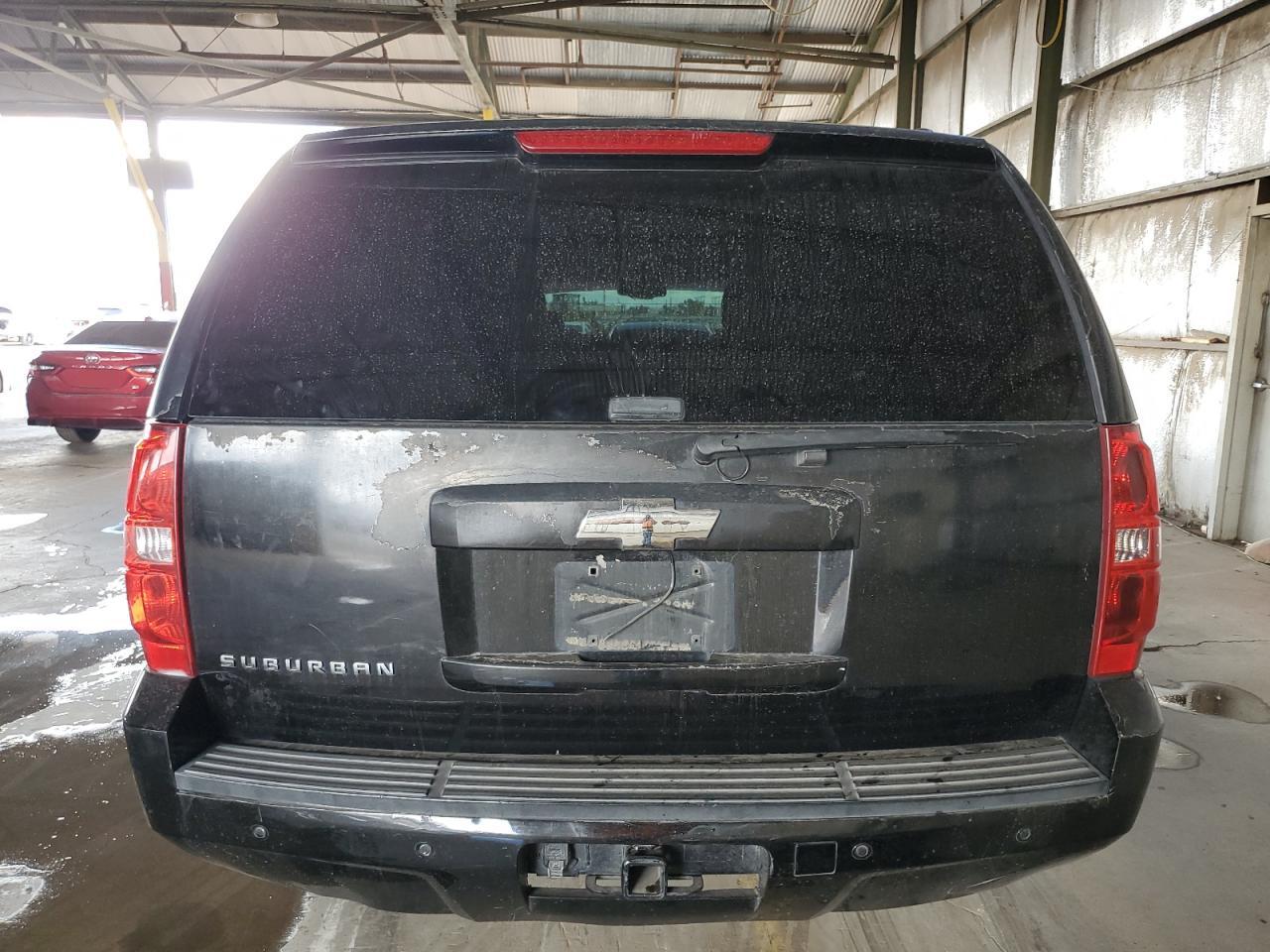 2013 Chevrolet Suburban - Image 6