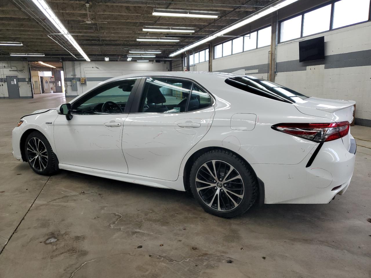 2018 Toyota Camry - Image 2