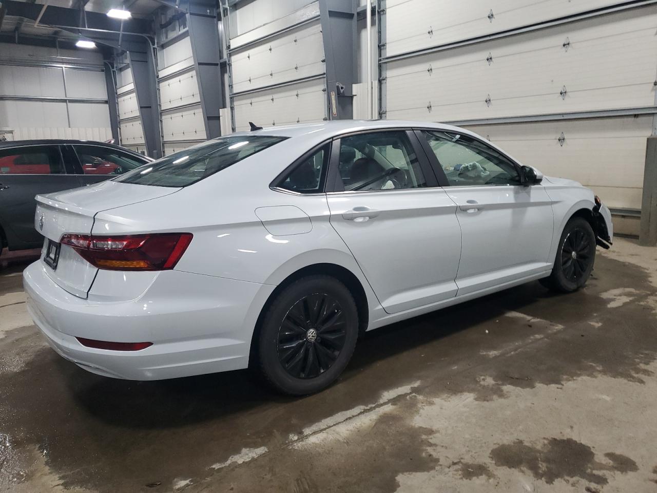2019 Volkswagen Jetta - Image 3