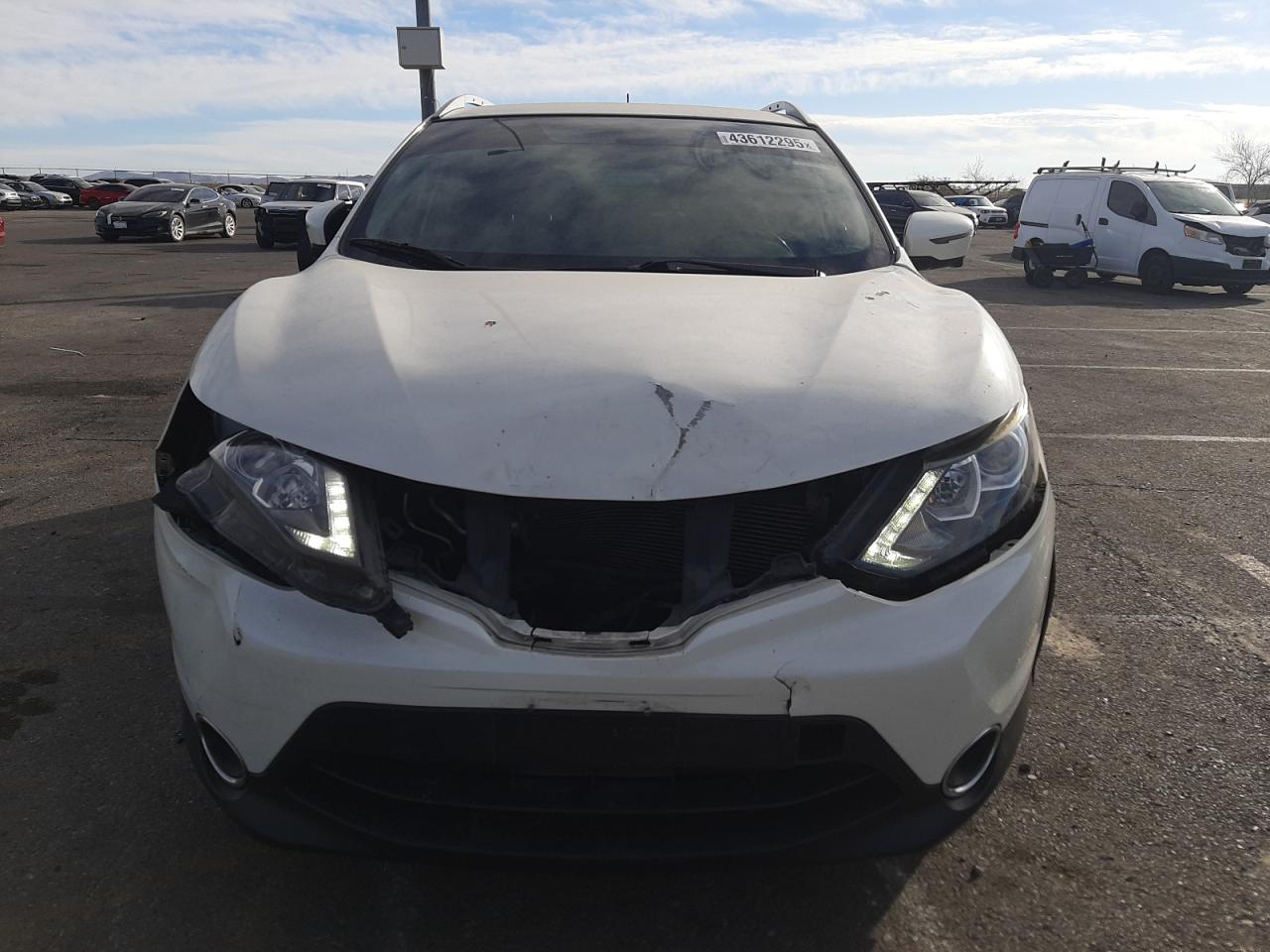 2018 Nissan Rogue - Image 5