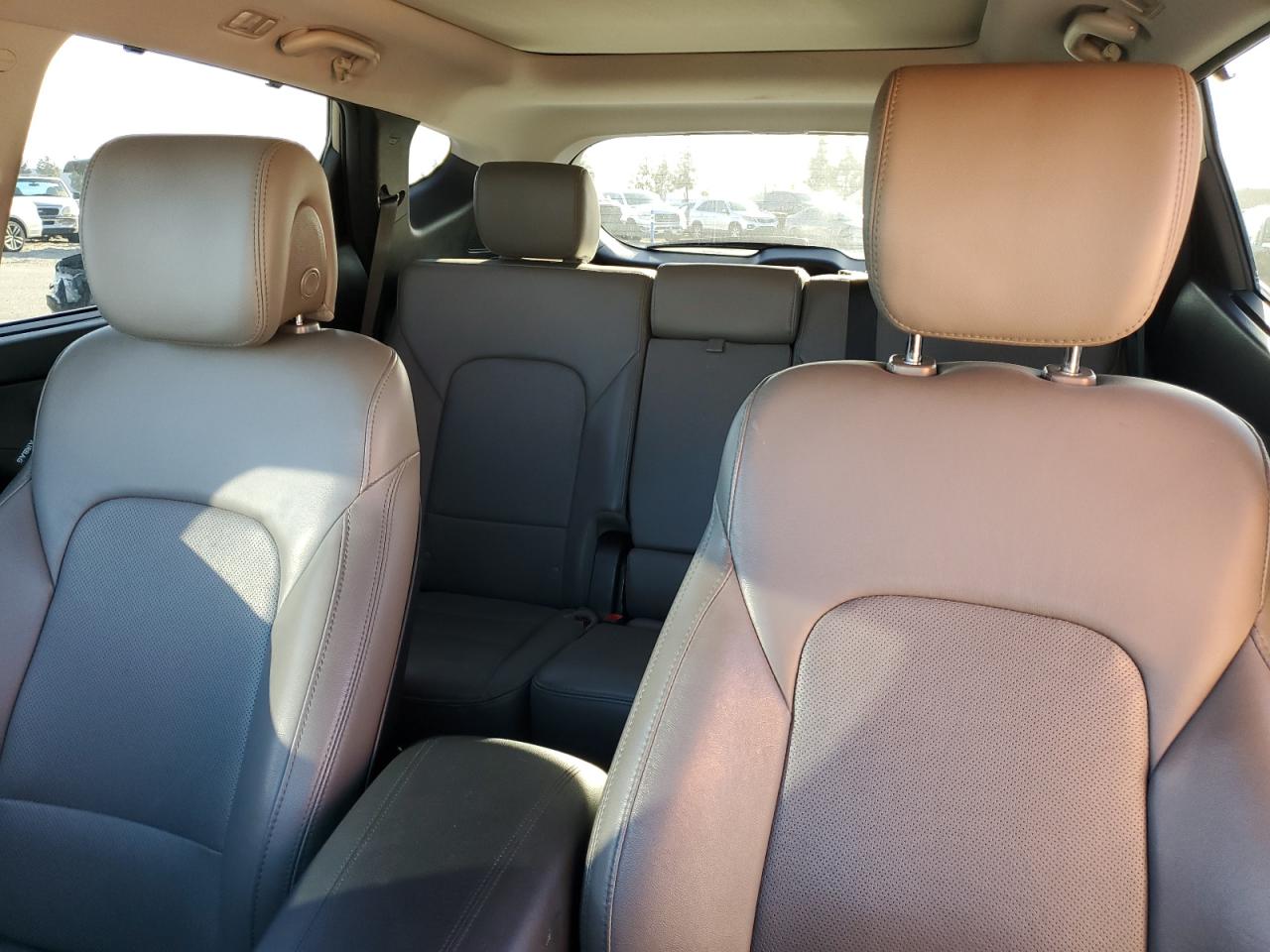 2018 Hyundai Santa Fe - Image 10