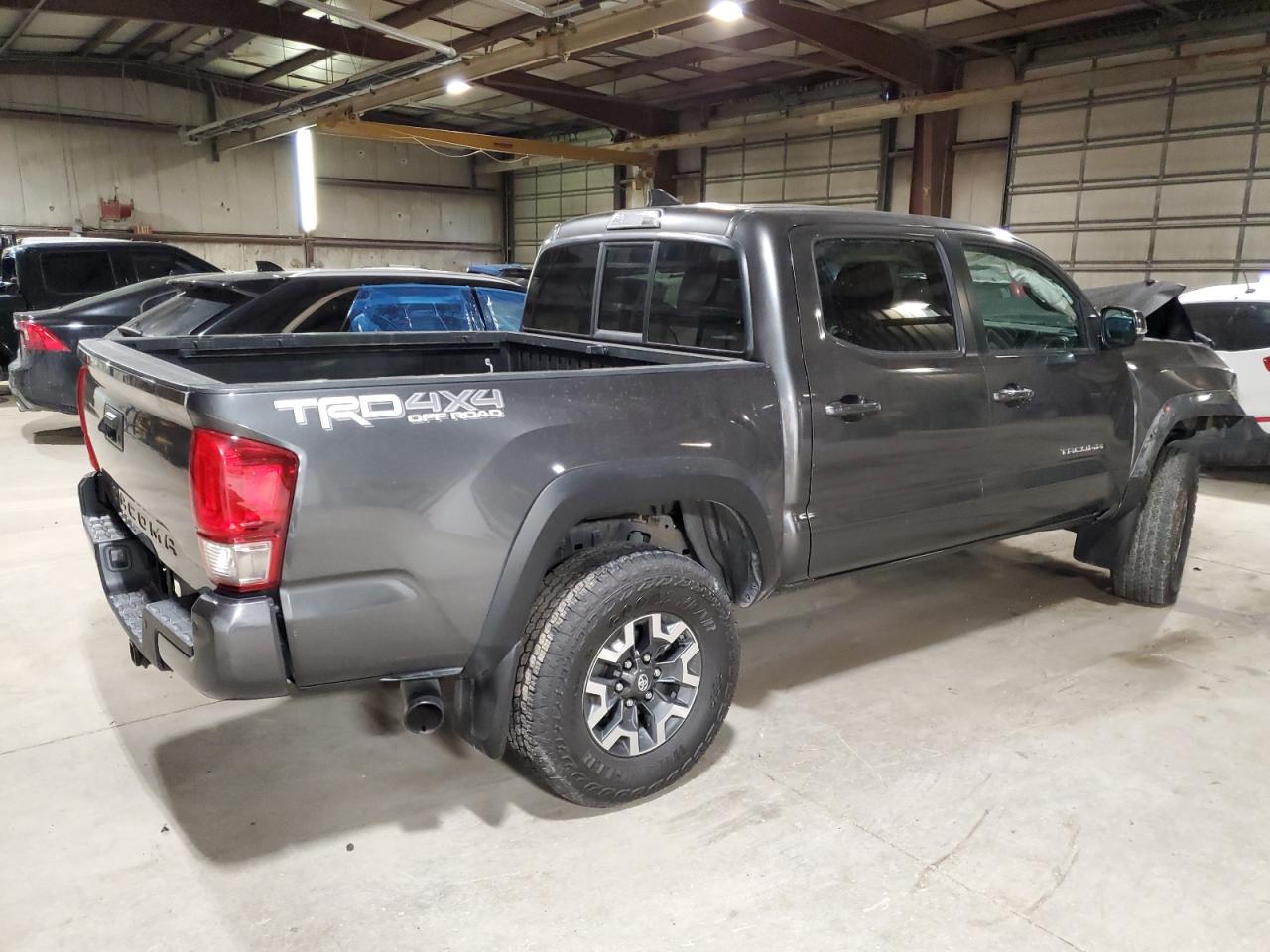 2016 Toyota Tacoma - Image 3