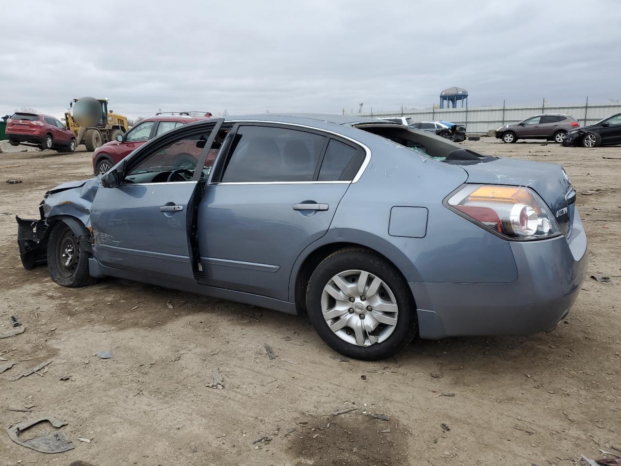 2010 Nissan Altima - Image 2